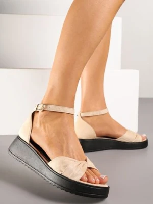 Beżowe Sandały Vices z Ozdobną Cholewką i Paskiem z Klamerką Rearosa