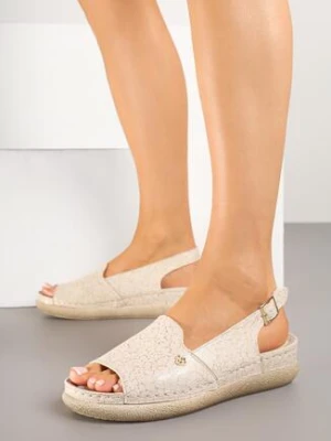 Beżowe Sandały ze Skórzaną Wkładką i Metaliczną Aplikacją Pulira goodin