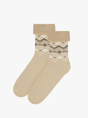 Beżowe skarpetki świąteczne unisex w śnieżynki Ryłko