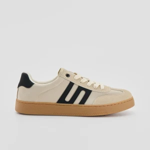 Beżowe sneakersy w stylu retro z imitacji zamszu House
