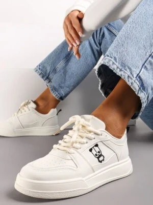 Beżowe Sneakersy z Drobną Perforacją i Małym Nadrukiem Fredomia