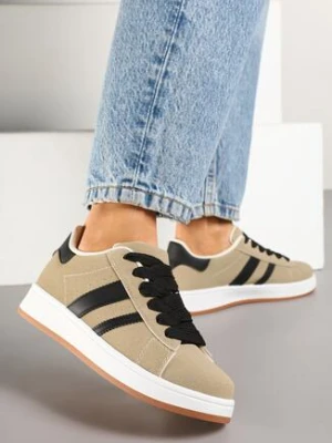Beżowe Sneakersy z Ozdobnymi Naszywkami z Boku Galdexis mulanka