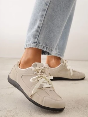 Beżowe Sneakersy z Podwójnym Sznurowaniem i Geometrycznymi Wstawkami Adrearah kang you