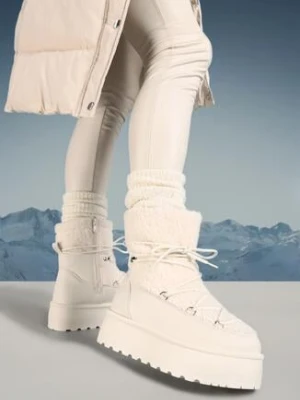 Beżowe Śniegowce Vices na Grubej Podeszwie Ozdobione Sznurowaniem i Futerkiem Ravanelle