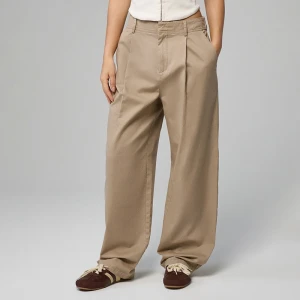 Beżowe spodnie baggy z zaszewkami House