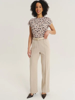 Beżowe spodnie z zaznaczonym kantem Greenpoint