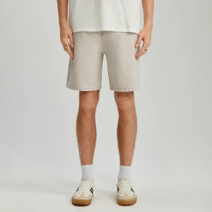 Beżowe szorty z kieszeniami chino House