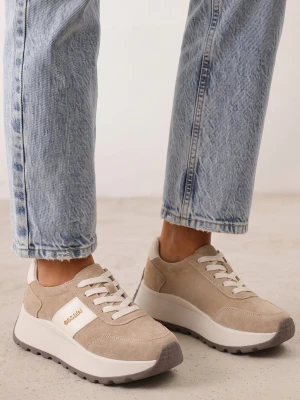 Beżowe Zamszowe Sneakersy na Grubej Podeszwie z Metalicznym Napisem Latisea Goodin