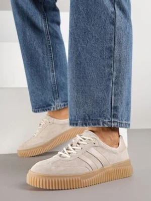 Beżowe Zamszowe Sneakersy Typu Tenisówki ze Skórzaną Wkładką Ozdobione Paskami Melissele goodin