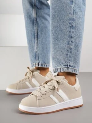 Beżowo-Białe Sneakersy z Ozdobnymi Naszywkami z Boku Galdexis mulanka