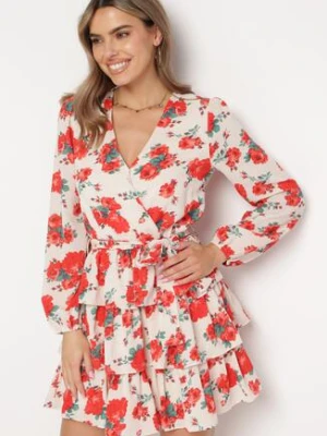 Beżowo-Czerwona Sukienka Mini w Kwiaty z Kopertowym Dekoltem i Falbankami oraz Paskiem Siboria retro & icone