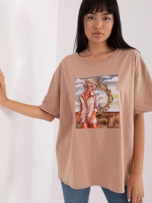 Beżowy damski t-shirt oversize z nadrukiem Lakerta
