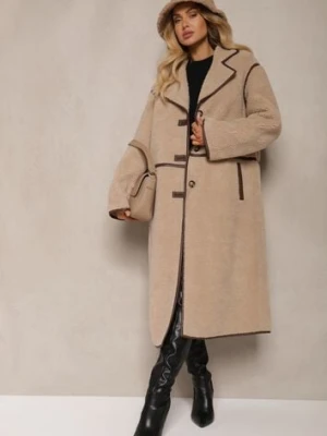 Beżowy Futrzany Płaszcz o Jednorzędowym Kroju Zdobiony Przeszyciami Zinneira ann gissy