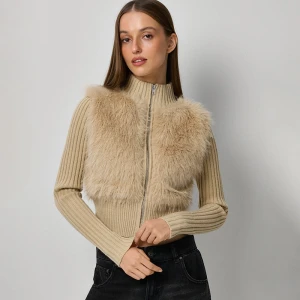 Beżowy kardigan ze sztucznym futerkiem House