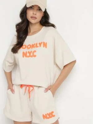 Beżowy Komplet Oversize z Wiskozą T-shirt i Szorty z Nadrukiem Liravella jumelle
