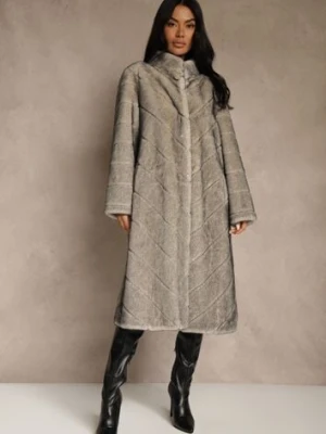 Beżowy Płaszcz Futerko o Długim Kroju z Przeszyciami i Stójką Zeniera ann gissy