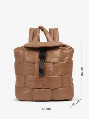 Beżowy Plecak z Klapą i Ściągaczem Zdobiony Pikowaniem 3D Revitta kassandra