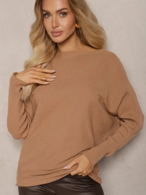 Beżowy Sweter o Klasycznym Kroju i Dekoltem w Łódkę Valorvia Miss Poem