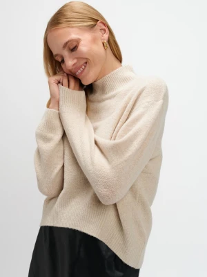 Beżowy sweter z rozcięciem z tyłu Top Secret