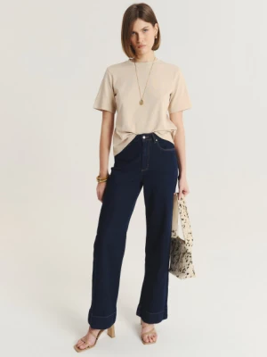 Beżowy t-shirt w stylu basic Greenpoint