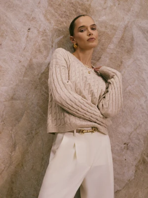 Beżowy wełniany sweter z warkoczem z dodatkiem kaszmiru TARANKO