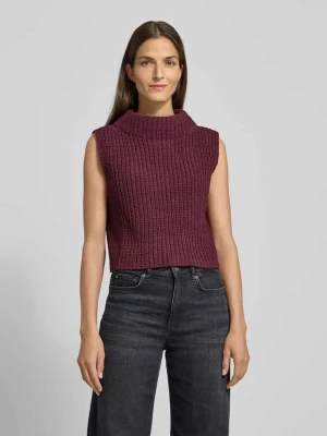 Bezrękawnik z prążkowaną stójka monari