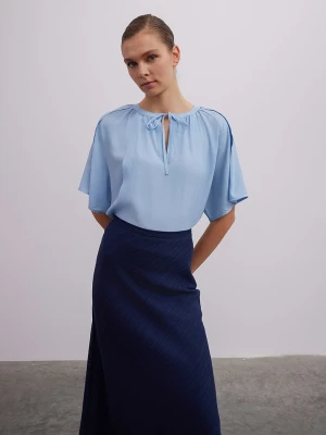 BGN Bluzka w kolorze błękitnym rozmiar: 38