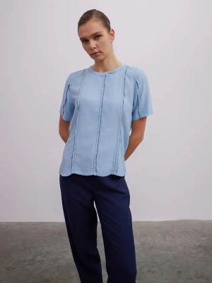 BGN Bluzka w kolorze błękitnym rozmiar: 38