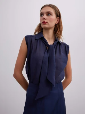 BGN Bluzka w kolorze granatowym rozmiar: 38