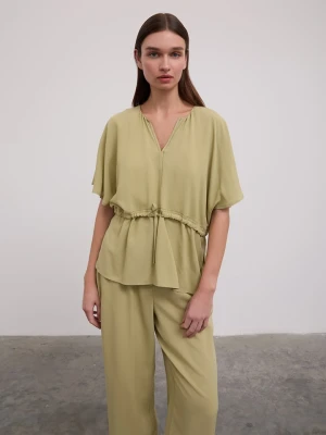 BGN Bluzka w kolorze khaki rozmiar: 40