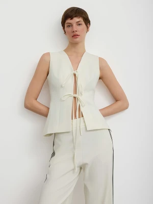 BGN Kamizelka w kolorze kremowym rozmiar: 40