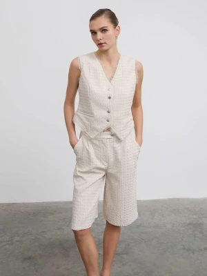 BGN Kamizelka w kolorze kremowym rozmiar: 40