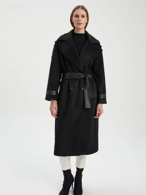 BGN Płaszcz przejściowy w kolorze czarnym rozmiar: 40