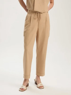 BGN Spodnie w kolorze beżowym rozmiar: 40