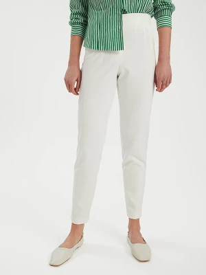 BGN Spodnie w kolorze białym rozmiar: 34