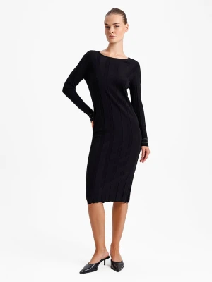 BGN Sukienka dzianinowa w kolorze czarnym rozmiar: 38