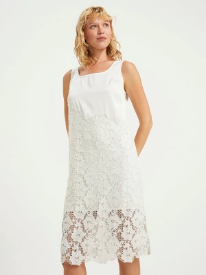 BGN Sukienka w kolorze białym rozmiar: 34