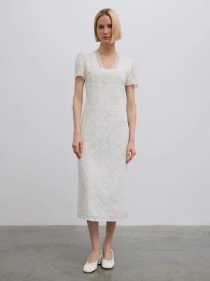 BGN Sukienka w kolorze białym rozmiar: 34