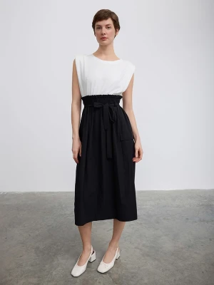 BGN Sukienka w kolorze czarno-białym rozmiar: 40