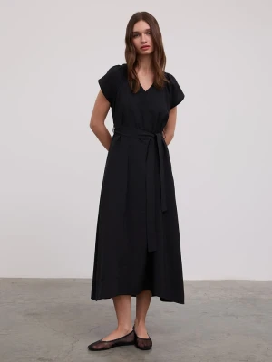 BGN Sukienka w kolorze czarnym rozmiar: 34