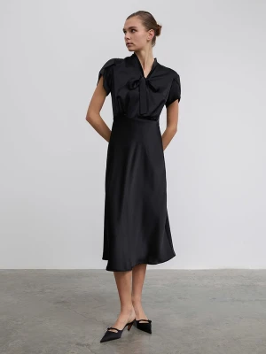 BGN Sukienka w kolorze czarnym rozmiar: 34