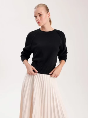 BGN Sweter w kolorze czarnym rozmiar: 40