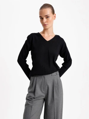 BGN Sweter w kolorze czarnym rozmiar: 38