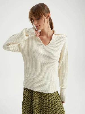 BGN Sweter w kolorze kremowym rozmiar: 38