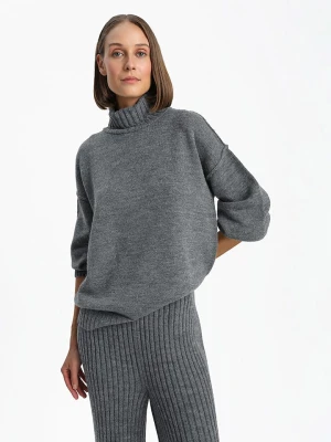 BGN Sweter w kolorze szarym rozmiar: 34