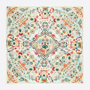 Biała apaszka z tropikalnymi ptakami BIMBA Y LOLA