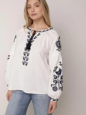 Biała Bawełniana Bluzka Boho z Ozdobnym Haftem i Sznurkiem z Frędzlami Lamegenia j&x
