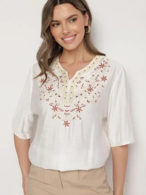 Biała Bawełniana Bluzka z Haftowanymi Zdobieniami Przy Dekolcie Mirundria j&x