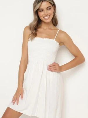 Biała Bawełniana Sukienka na Ramiączkach z Marszczonym Dekoltem Krisele defox