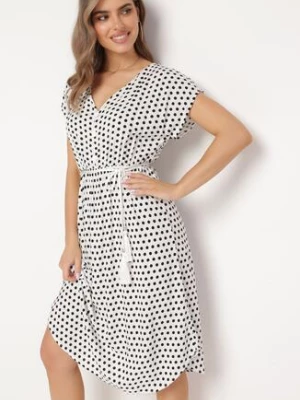 Biała Bawełniana Sukienka z Gumką w Pasie i Falbanką Romilla defox